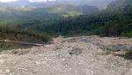 Penampakan Terbelahnya Jalan di Papua Pasca Diguncang Gempa