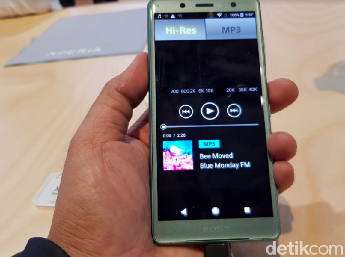 Xperia XZ2 Compact. Foto: Achmad Rouzni Noor/detikinet Xperia XZ2 Compact. Foto: Achmad Rouzni Noor/detikinet