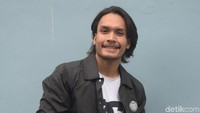 Banyak wanita yang lebih menyukai penampilannya tersebut.