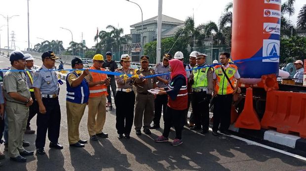 Uji coba jalan layang Cipinang Lontar ini selama 3 hari.