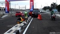 Uji coba jalan layang Cipinang Lontar ini diresmikan oleh Kepala Dinas Bina Marga DKI Jakarta Yusmada Faisal. Turut hadir Kasudinhub Jakarta Timur A Eman, pihak PT KAI, dan kontraktor Istaka Agrabudi. Peresmian digelar sekitar pukul 09.15 WIB.