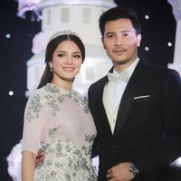 Wanita yang akrab disapa Fazura ini dinikahi oleh seorang pria yang juga selebriti. Ia adalah aktor tampan Fattah Amin. Foto: Instagram
