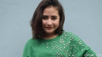Prilly Latuconsina saat ditemui di studio Trans TV, Kapten Tendean, Jakarta Selatan pada Senin (26/2). Pool/Noel/detikFoto.