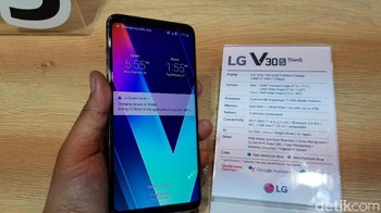 Katanya, AI CAM dapat membantu V30S ThinQ untuk mengenali beragam objek yang dipotret. Misalnya saja hewan, manusia, pemandangan kota, bunga, sunrise, sunset, makanan, dan landscape. (Foto: detikINET/Achmad Rouzni Noor II)