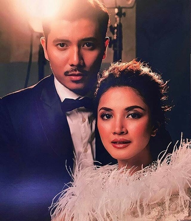 Pada foto prewedding, Fazura juga tampak memukau dengan gaun yang terlihat seperti angsa. Foto: Instagram