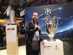 Ramai-ramai Menjajal Duet Xperia XZ2