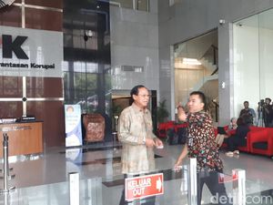 Kangen, Djan Faridz Jenguk Setya Novanto di Rutan KPK