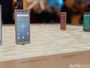 Dua Ponsel Sony Cicipi Android 9 Pie