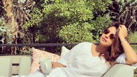 Priyanka tidak hanya menghabiskan liburannya sendiri, tetapi juga bersama rekan-rekan dan keluarganya. (priyankachopra/Instagram)