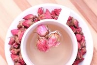 7 Teh Aromatik dan Kaya Manfaat Ini Berasal dari Bunga-bunga Cantik