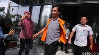 Arief menjadi tersangka dalam dalam dua kasus, yakni kasus dugaan suap terkait pembahasan APBD Perubahan Kota Malang Tahun Anggaran 2015 dan kasus dugaan suap penganggaran kembali proyek pembangunan Jembatan Kendung Kandang dalam APBD Kota Malang Tahun Anggaran 2016 pada 2015.