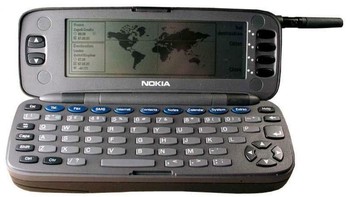Sebelum BlackBerry populer dengan keyboard Qwerty, Nokia telah memperkealkannya di ponsel Communicatior Nokia 9000 pada 1996. Foto: istimewa