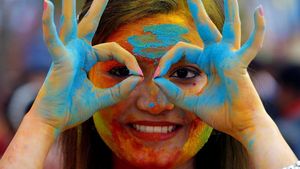 Keseruan Warna-warni Festival Holi di India