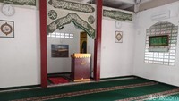 Kabar Haji Kaimin meninggal saat mengumandangkan azan Subuh viral lewat video CCTV dan foto-foto yang beredar di media sosial. Ini lokasinya.