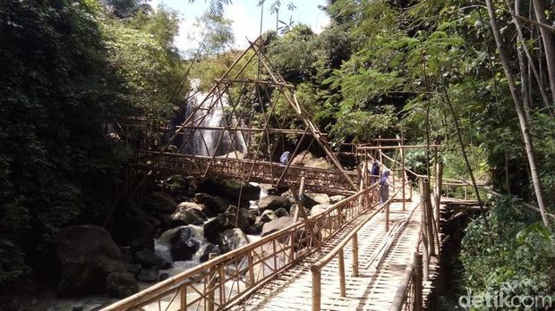 Air Terjun Baru yang Lagi Naik Daun di Semarang