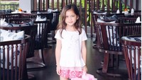 Si cantik bermata indah ini adalah Sarah, anak kedua Nana Mirdad dan Andrew White. Foto: Instagram Nana Mirdad