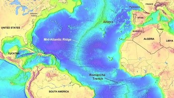 Dengan kedalaman 7.760 meter dan panjang 300 kilometer, Palung Romanche merupakan ceruk terdalam ketiga di Samudra Atlantik. (Foto: Marine Insight)