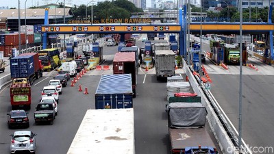 Sudah Non Tunai, Masuk Gerbang Tol Kebon Bawang Masih Macet