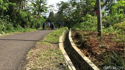 Di Tempat Ini Guru Ngaji di Ciamis Disetrum Orang Misterius