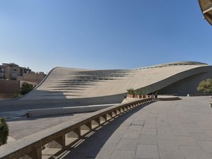 Tuai Kontroversi, Ada Masjid Tanpa Menara & Kubah di Iran