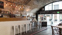 Pengunjung di kafe ini cukup membayar £5 atau Rp. 100,000 untuk memainkan games apapun selama yang mereka suka. Sementara untuk anggota member, cukup membayar £3,50 atau Rp. 70,000. Foto: Istimewa