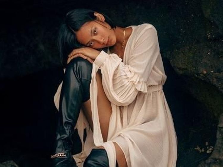 8 Artis Cantik Indonesia yang Tampil Seksi & Memukau dengan Kulit Eksotisnya