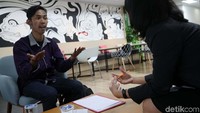 Beginilah proses recruitment kaum difable yang juga juga seorang pelamar dalam mengikuti proses wawancara.