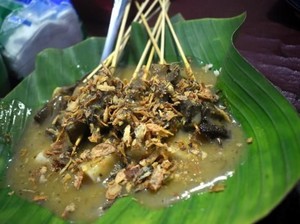 Biar Hemat, Malam Ini Makan Sate Kaki Lima yang Enak di Sini