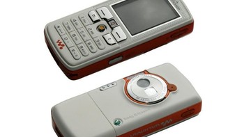 Sebelum lahirnya seri Xperia saat ini, Sony memiliki seri ponsel legendaris bersama Ericsson yang bernama Sony Ericsson W800. Ponsel ini memiliki segmen pencinta musik sebagai branding dari Walkman. Foto: istimewa