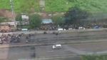 Pemotor yang Kompak Tak Berkutik saat Razia Polisi di JLNT Casablanca