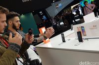 Tak Ada Mi Mix 2S, Xiaomi Tetap Diburu Meski Harus Jalan Jauh