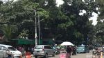 Potret PKL Berspanduk OK OCE Jualan di Trotoar di Jaksel