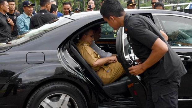 Jokowi dan Anies semobil di RI 1