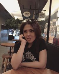 Ditolak Restoran Mewah Karena Pakai Sandal, Ini Kata Tina Toon