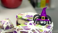 Saat pesta Halloween Oktober lalu, instagram juga memposting foto kue dengan dekorasi horor. Gimana menurut Anda? Seram enggak? Untuk foto ini ada 915 ribu netizen yang memberikan likes. Foto: Instagram