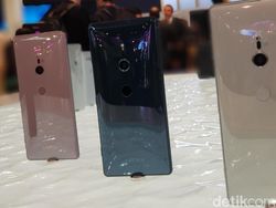 Ramai-ramai Menjajal Duet Xperia XZ2