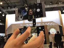 Ramai-ramai Menjajal Duet Xperia XZ2