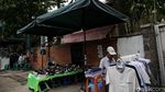 Begini Kondisi PKL yang Tetap Berjualan di Atas Trotoar