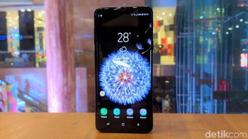 Ruang penyimpanan internal Galaxy S9 hanya 64 GB. Sementara Galaxy S9+ punya pilihan 64 GB dan 256 GB. Foto: Adi Fida Rahman/detikINET