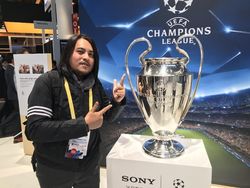 Ramai-ramai Menjajal Duet Xperia XZ2