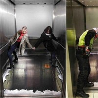 Lift dengan efek tiga dimensi. Hati-hati nanti jatuh! Foto: Dok. Elite Readers