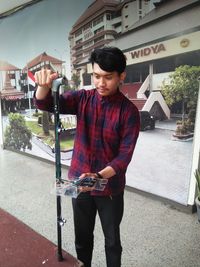 Ini dia tongkat buatan Jarot.