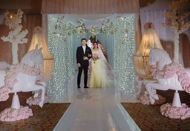 Pernikahan pasangan Fazura dan Fattah ini banyak mendapat dukungan dari para penggemar. Foto: Instagram