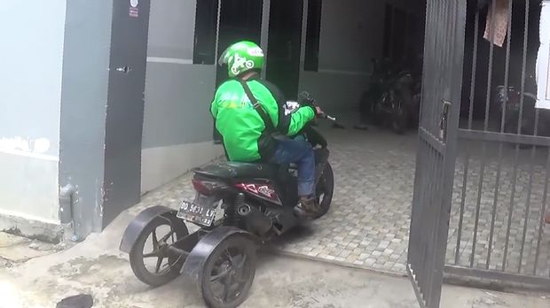 Belajar Semangat dari Driver Ojek Online yang Difabel di Makassar 