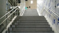 Akses tangga menuju stasiun dan jalan pun tampak hampir selesai. Dok. Instagram MRT Jakarta.