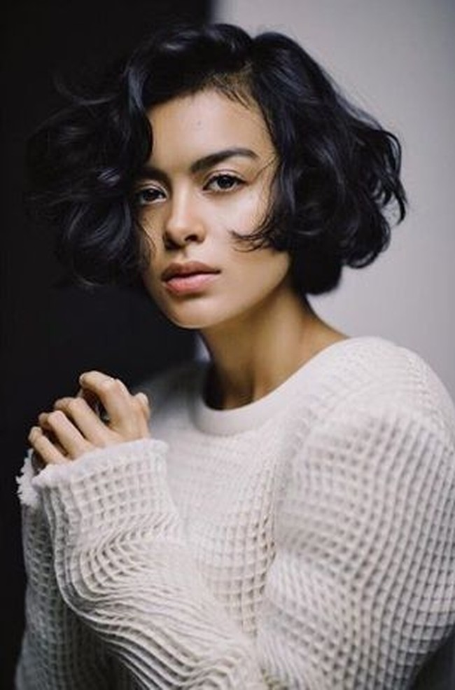 Momen Idul Adha memang jadi kesempatan yang tepat untuk puas menyantap daging. Tapi seperti diketahui kebanyakan makan daging, terutama daging merah dan daging olahan juga kurang baik bagi kesehatan hingga lingkungan. Salah satu selebriti yang menghindarinya adalah Eva Chelia. Aktris ini dikenal sangat ketat dalam menerapkan diet vegan bahkan menghindari barang-barang yang meninggalkan jejak karbon. Foto: Dok. Instagram/evacelia