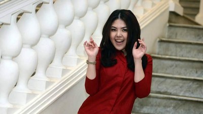 Gaya Metal Tina Toonita, Caleg PDIP DPRD DKI