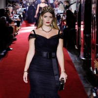Putri dari Charles Spencer (adik Putri Diana) itu memulai debutnya di catwalk saat tampil di fashion show Dolce & Gabbana tahun lalu. (Foto: Getty Images)