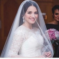 Artis pemilik nama lengkap Nur Fazura Sharifuddin yang dikenal lewat beberapa film Indonesia seperti Ayat-Ayat Cinta 2, Bulan Terbelah di Langit Amerika, Rafathar, dan Warkop DKI Reborn ini baru saja melangsungkan pesta pernikahan pada Minggu (25/2/2018) dengan tema fairytale. Foto: Instagram