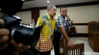 Sebelum pemberian uang itu, Sudiwardono dan Aditya telah bertemu pada 9 Agustus 2017 di pekarangan Masjid Kartini, Manado. Saat itu, Aditya menawarkan SGD 50 ribu, namun Sudiwardono meminta SGD 100 ribu agar ibu Aditya bisa diputus bebas.